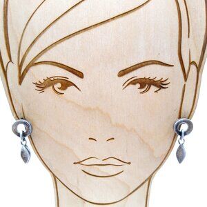 Vintage Dangling Silver Tone Earrings With Leaf Design